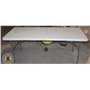 Image 1 : 6' LONG FOLD UP TABLE