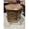 Image 2 : Hexigon Side Table/Cabinet