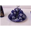 Image 4 : Vintage Blue and White Salt/Pepper/Jam Tray, (2) Vases, Art Glass Jug and Candy Dish