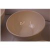 Image 8 : (4) Vintage Mixing Bowls