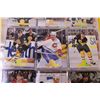 Image 4 : 1994-95 Leaf Hockey Cards 550 Card Set in Binder