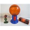 Image 2 : Richie Hall Bobble Head - Country Club Bird House - Basketball Gumball Machine - Top-Flite Golfballs