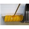 Image 4 : *3 Snow Shovels