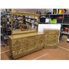 Image 1 : *2 Piece Bedroom suit (4 Drawer dresser, 9 Drawer dresser w/ mirror