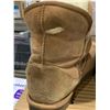 Image 2 : Kirkland Ladies Sheepskin Boots Size 9 Chestnut See pics for Small tear in back top of boot