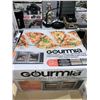 Image 2 : Gourmia Double Door Digital Toaster Oven