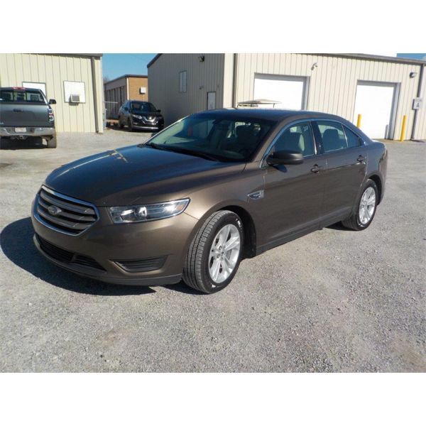 2016 FORD TAURUS Automobile
