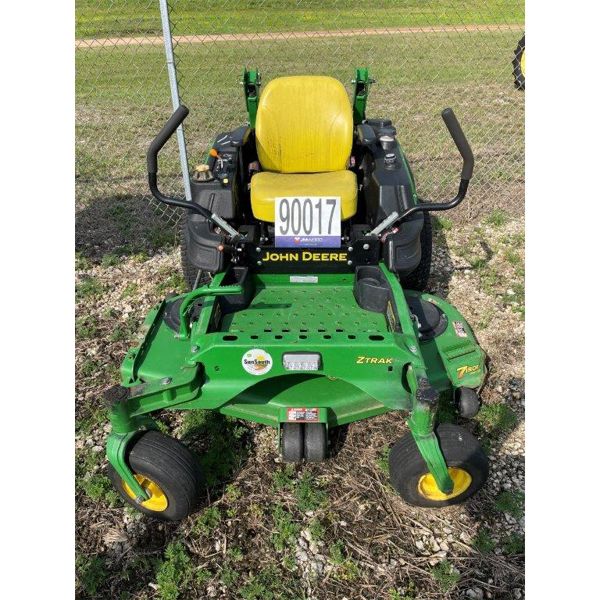 JOHN DEERE ZERO TURN Lawn Mower