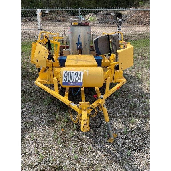 THERMAL ADHESIVE PAVEMENT MARKING APPLICATOR