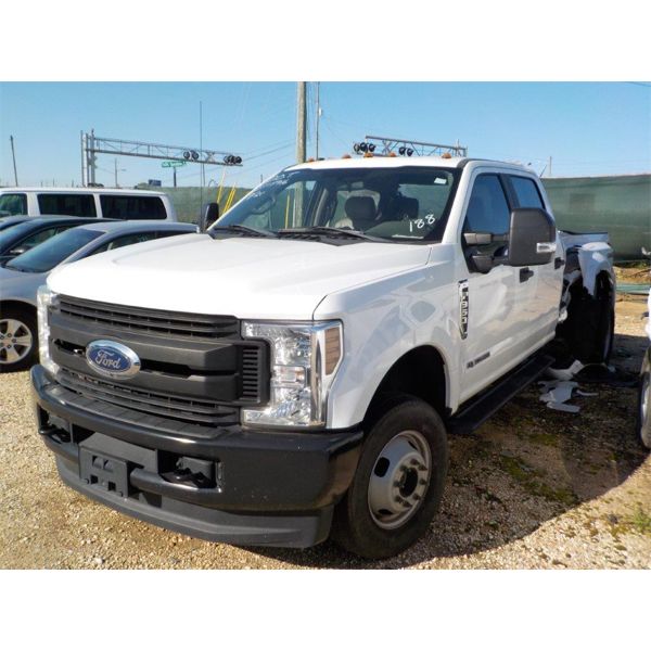 2019 FORD F350 XL Pickup Truck