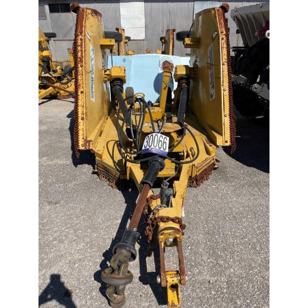 BUSH WACKER  Batwing Mower