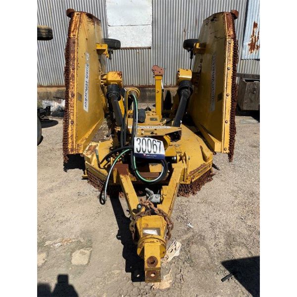 BUSH WACKER  Batwing Mower