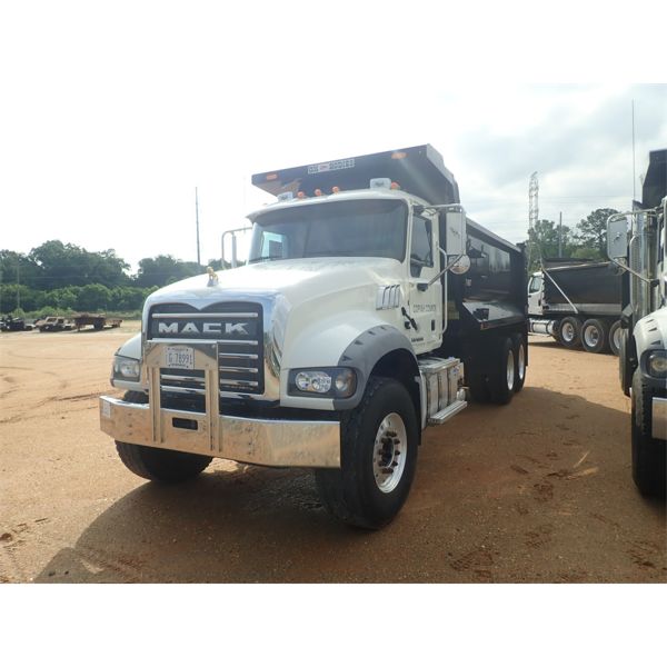 2018 MACK GU713 Dump Truck
