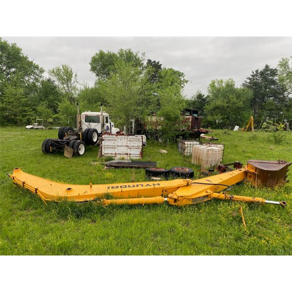 HYUNDAI BOOM / STICK / BUCKET