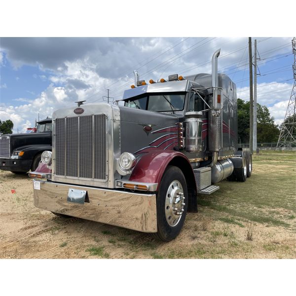 1988 PETERBILT 379 Sleeper Truck