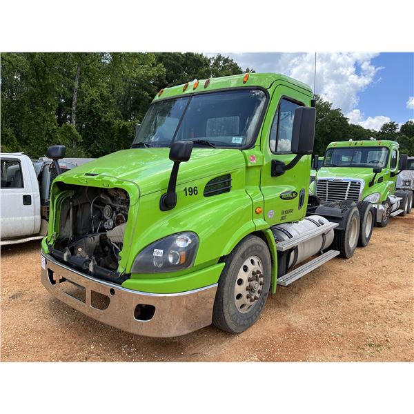 2015 FREIGHTLINER CASCADIA Day Cab Truck