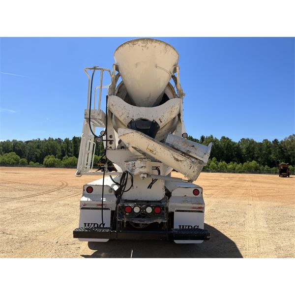2017 KENWORTH T880 Concrete Mixer / Pump Truck - J.M. Wood Auction