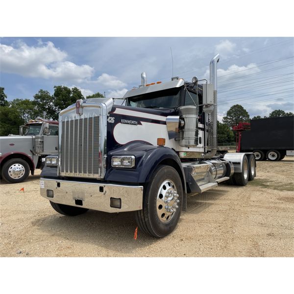 2022 KENWORTH W900L Day Cab Truck J.M. Wood Auction Company, Inc.