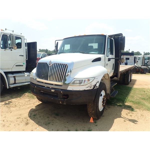 2006 INTERNATIONAL 4400 Flatbed Truck
