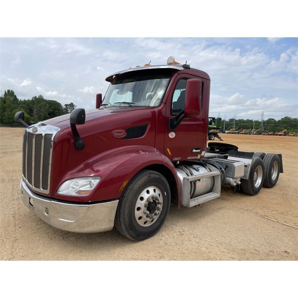 2018 PETERBILT 579 Day Cab Truck