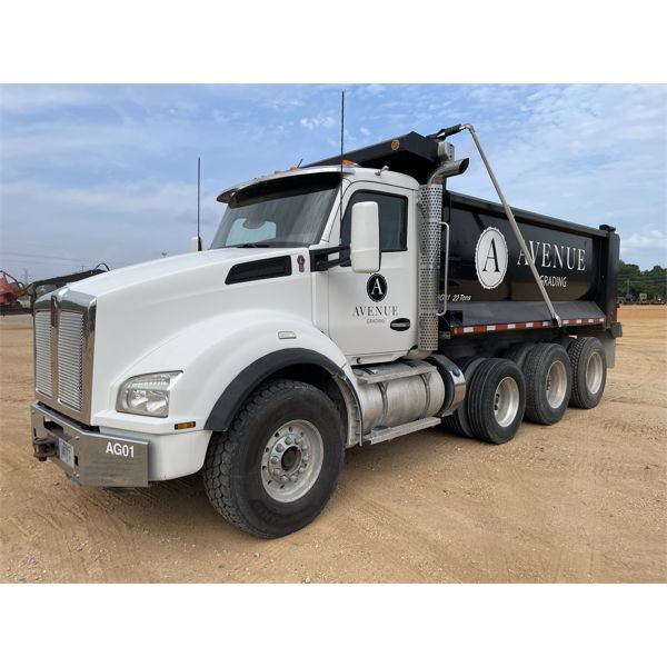 2016 KENWORTH T880 Dump Truck
