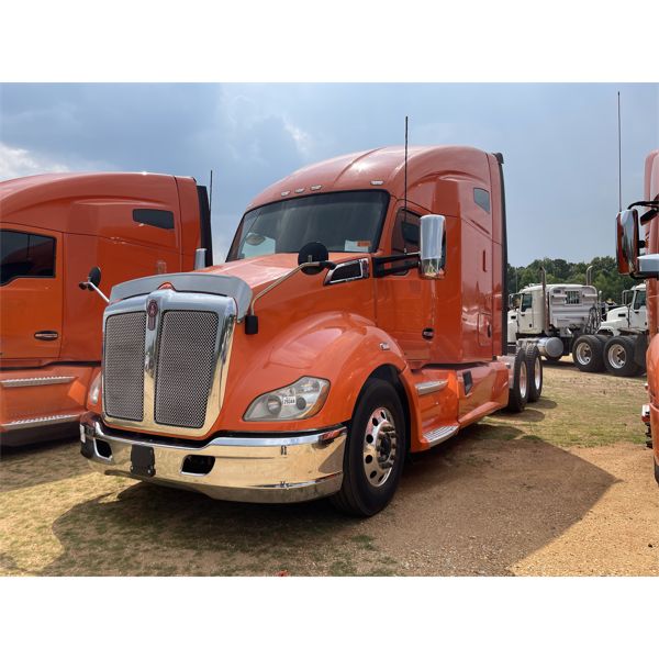 2019 KENWORTH T680 Sleeper Truck