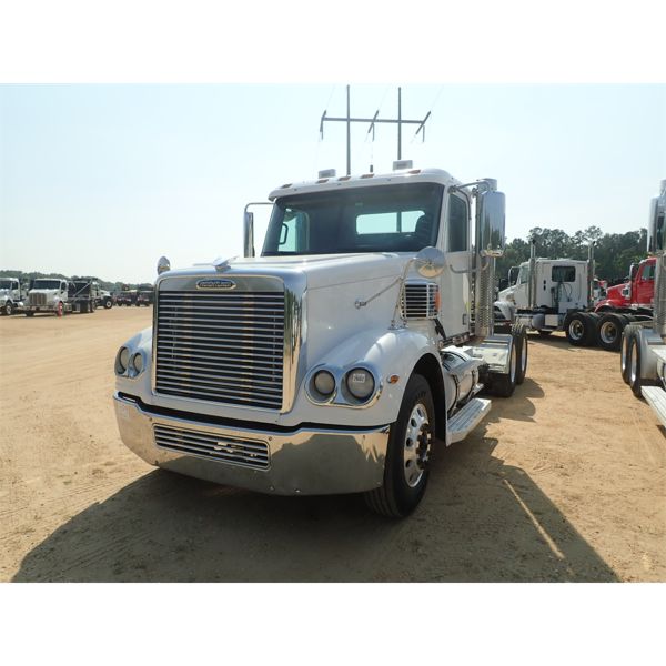 2017 FREIGHTLINER CORONADO 122SD Day Cab Truck
