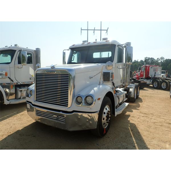 2017 FREIGHTLINER CORONADO 122SD Day Cab Truck