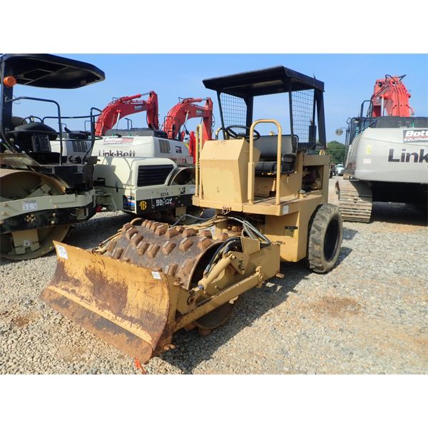 1986 CAT CP-323 Roller