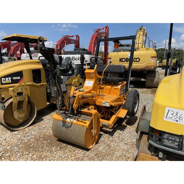 2004 LEEBOY 300B Roller