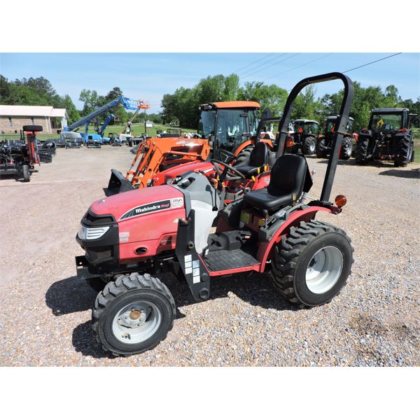 2013 MAHINDRA MAX 28XL Farm Tractor
