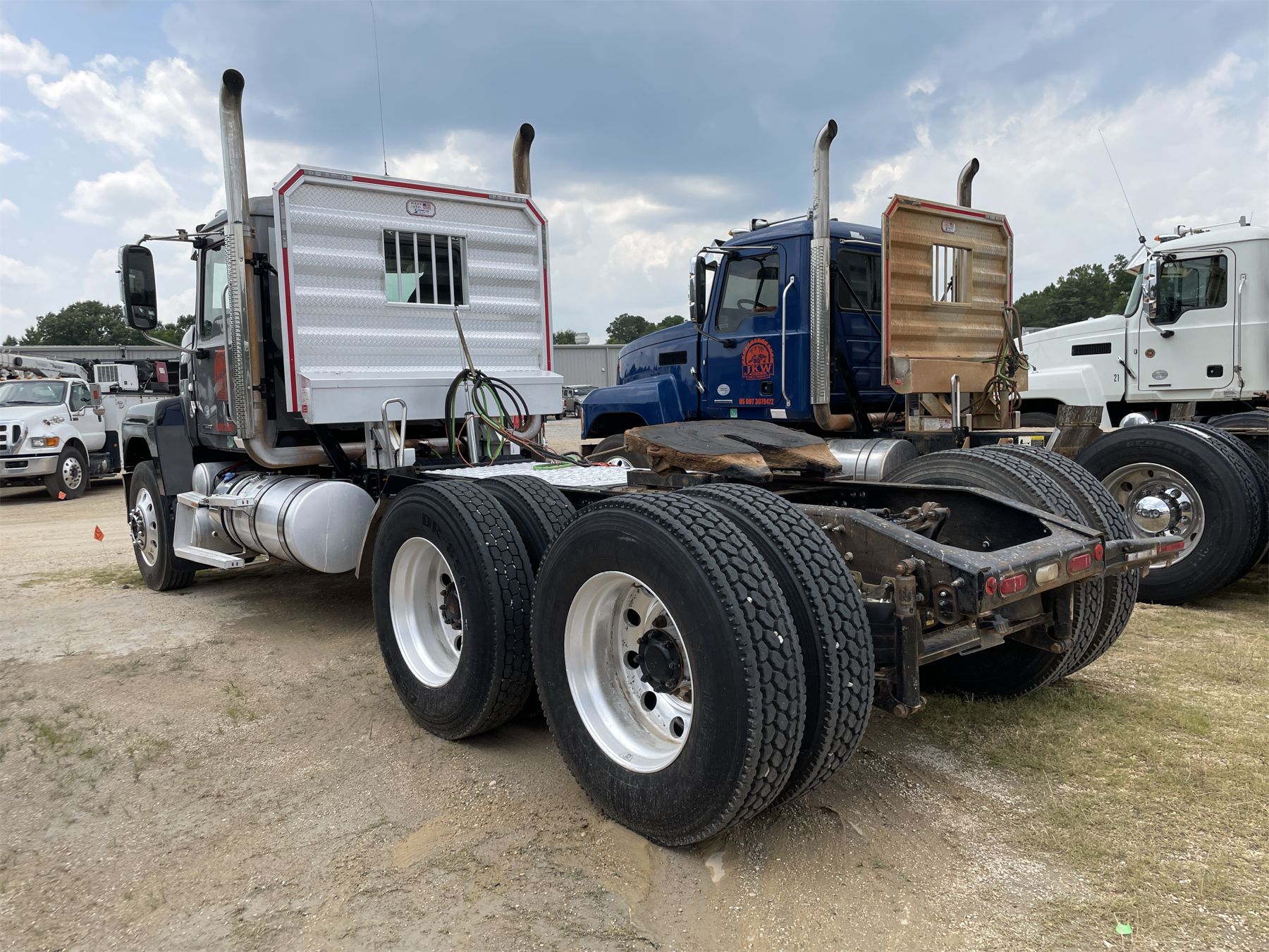 2020 MACK PI64T Day Cab Truck