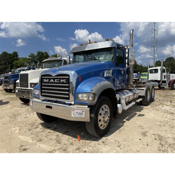 2020 MACK GR64F Day Cab Truck
