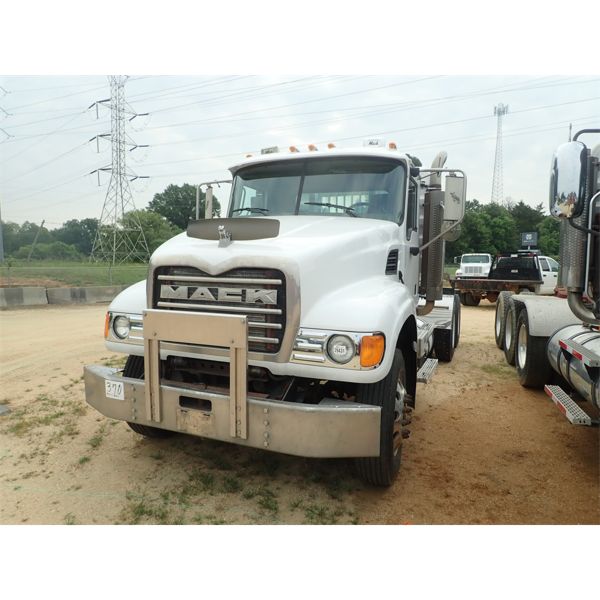 2005 MACK CV713 Day Cab Truck