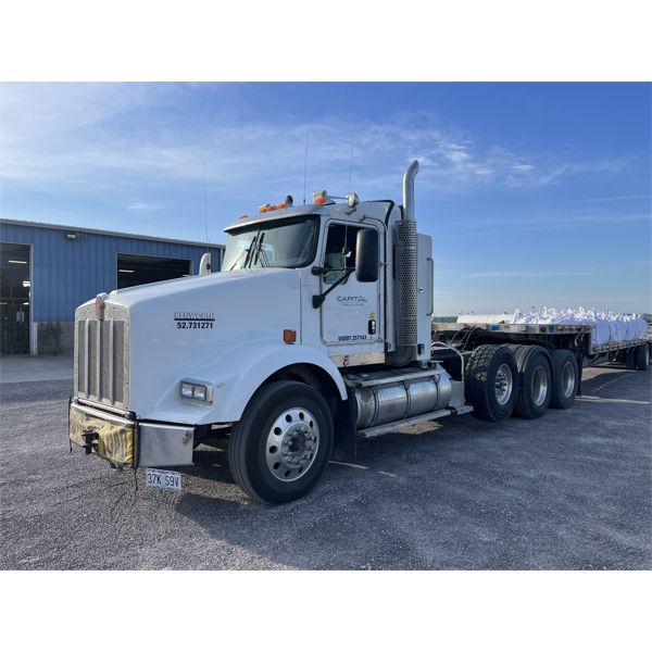 2012 KENWORTH T800 Day Cab Truck
