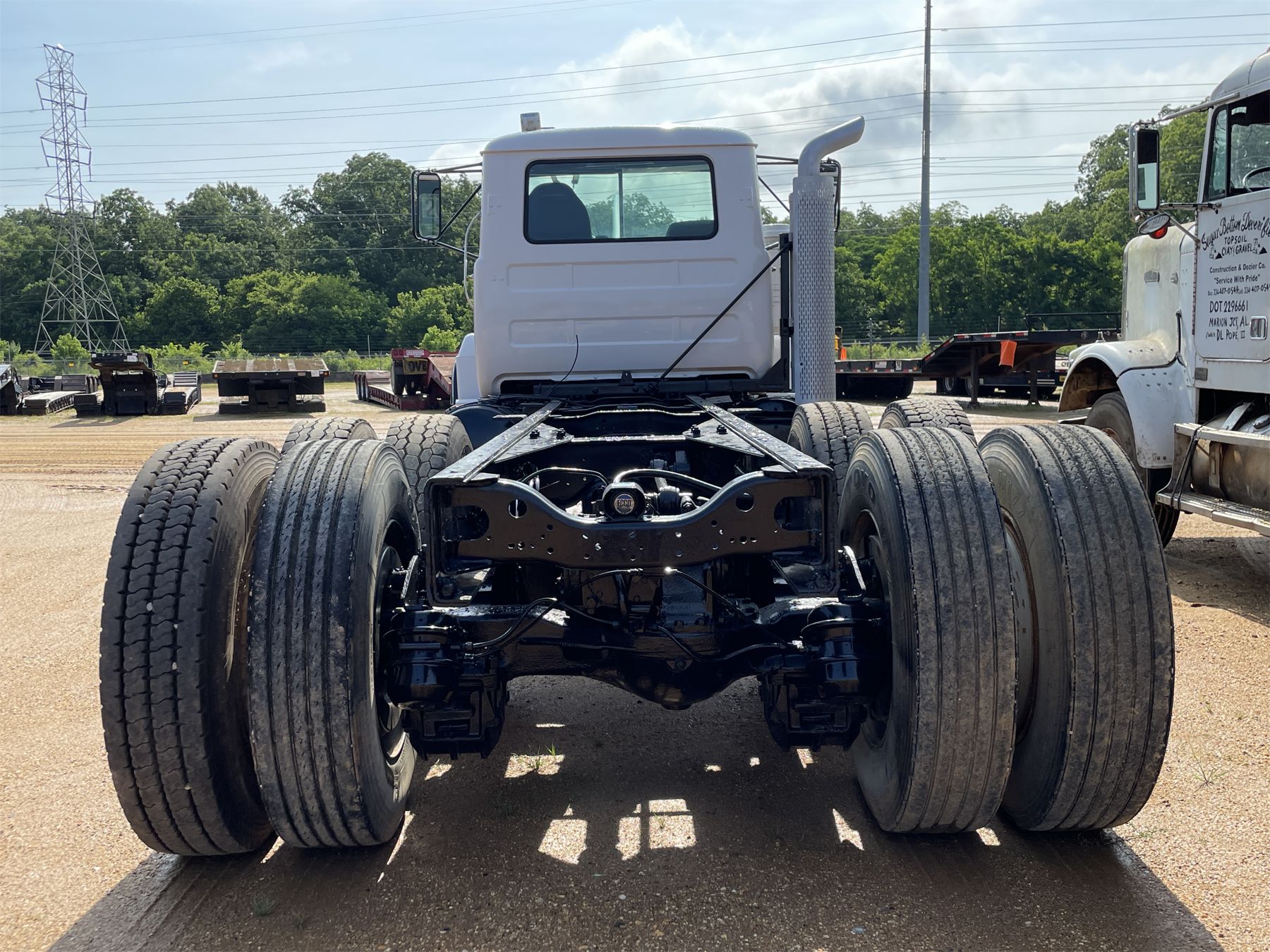 1993 MACK RD690SX Cab and Chassis Truck