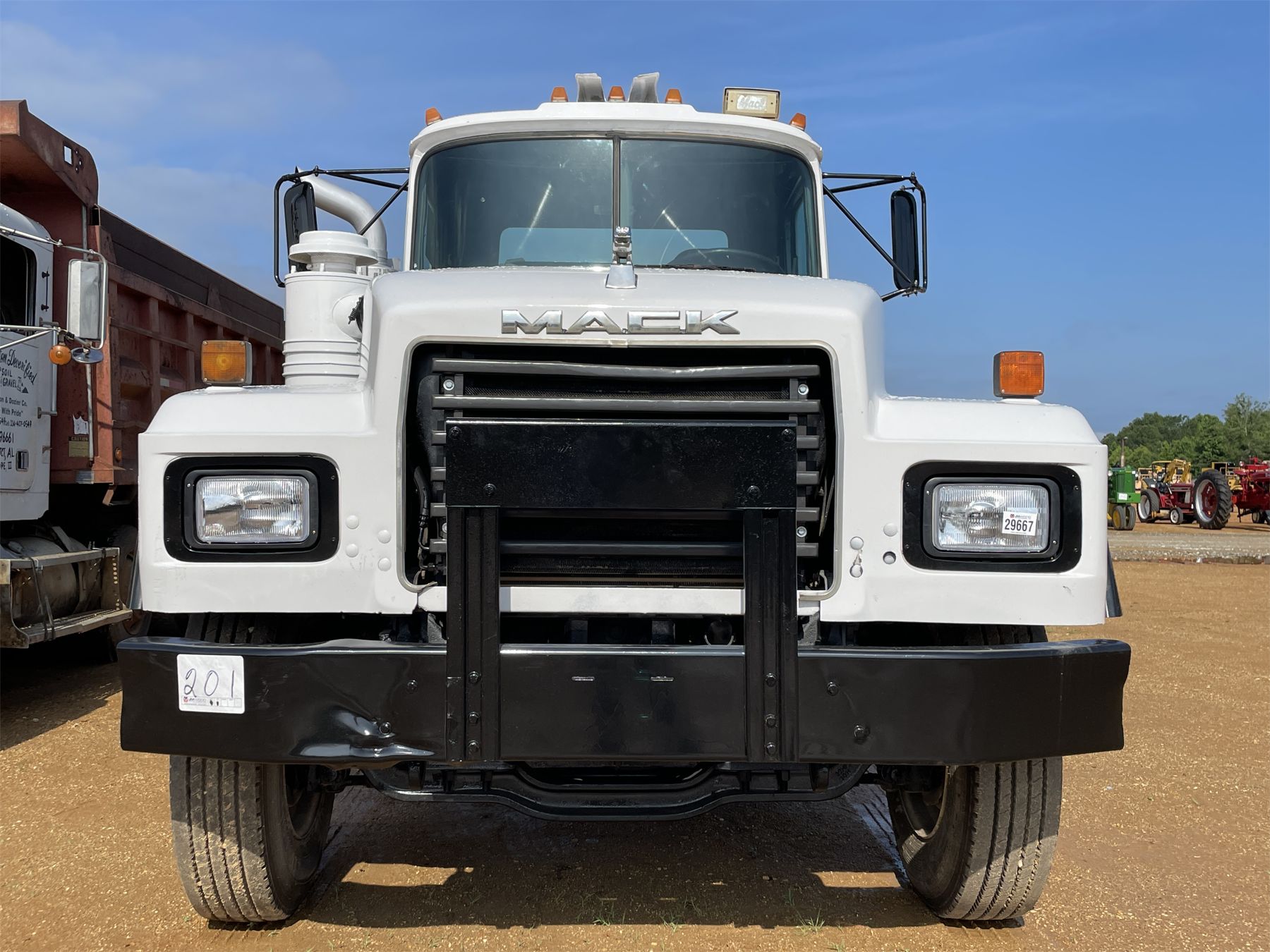 Mack Commandcab 1993 MACK RD690SX Cab and Chassis Truck