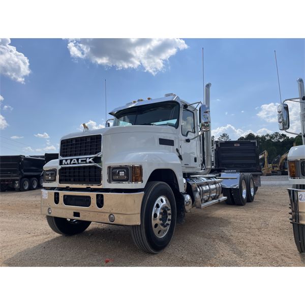 2024 MACK PI64T Day Cab Truck