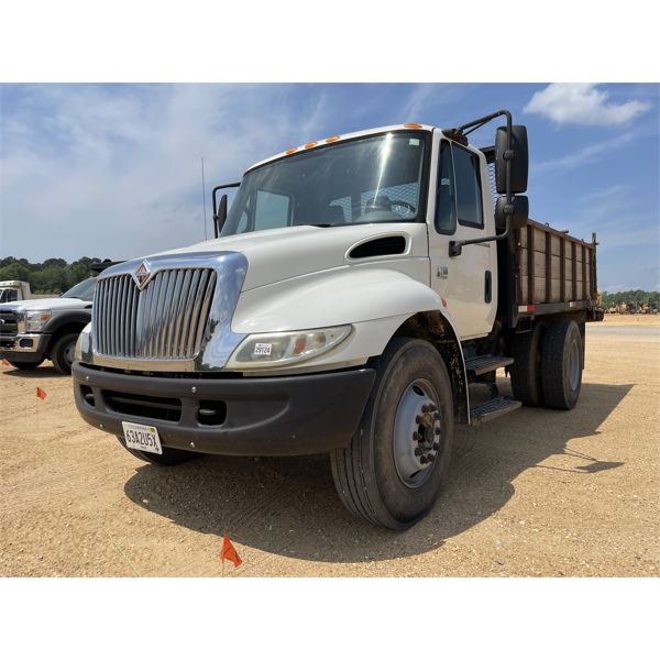 2004 INTERNATIONAL 4200 Flatbed Dump Truck