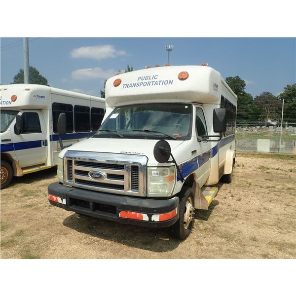 2010 FORD E350 Bus