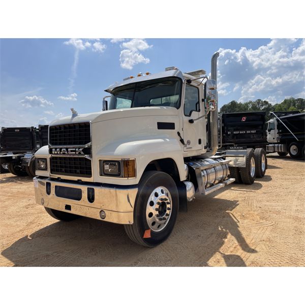 2023 MACK PI64T Day Cab Truck