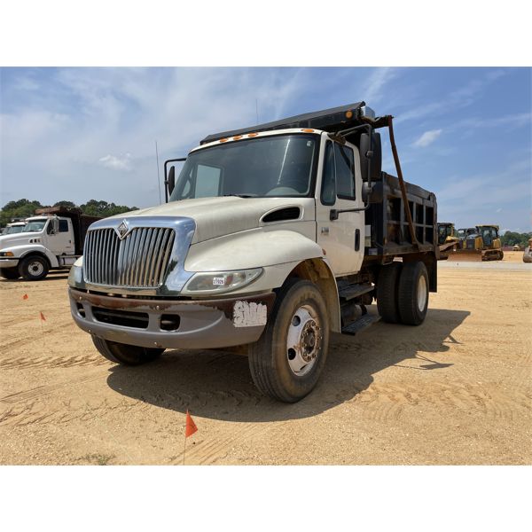 2004 INTERNATIONAL 4300 Dump Truck