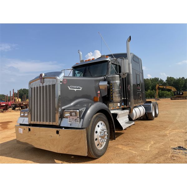 2007 KENWORTH W900L Sleeper Truck