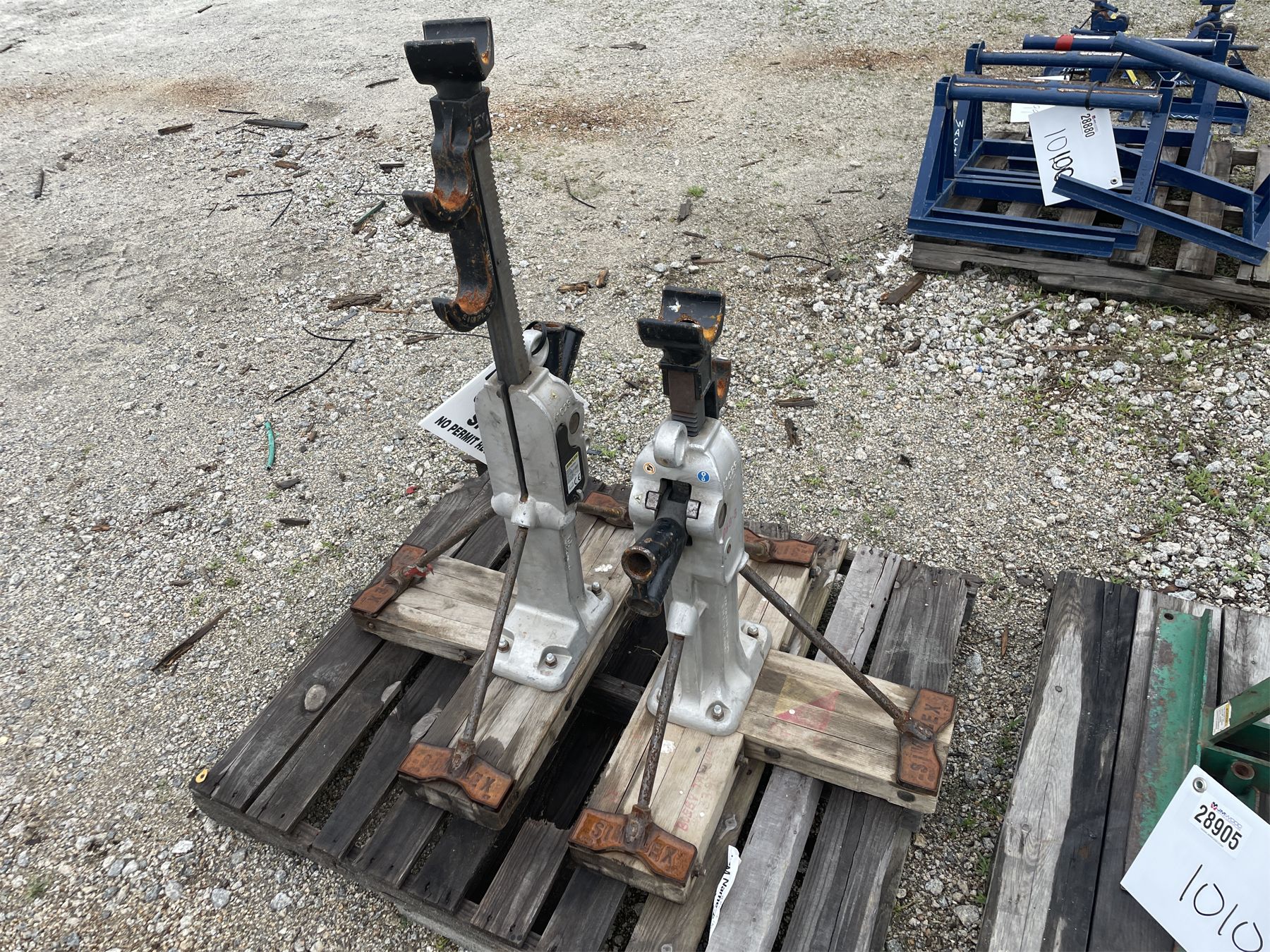 SIMPLEX 20 TON JACK STAND - J.M. Wood Auction Company, Inc.