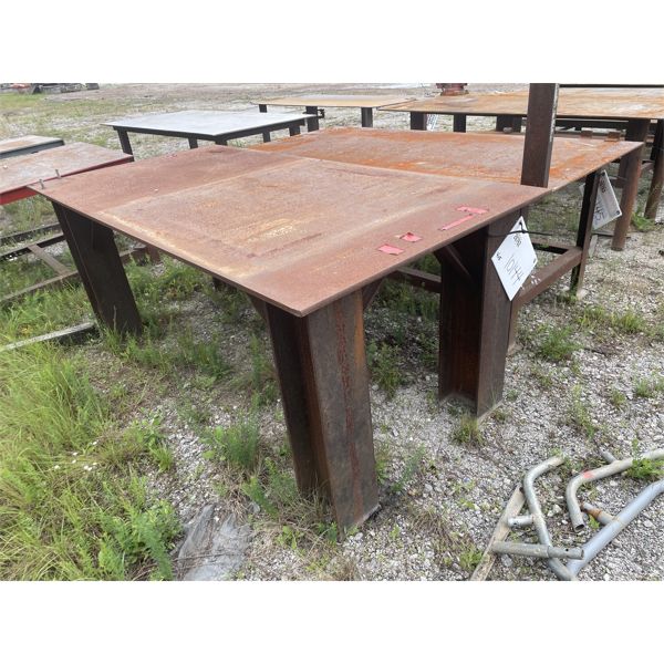 4'X8' METAL TABLE