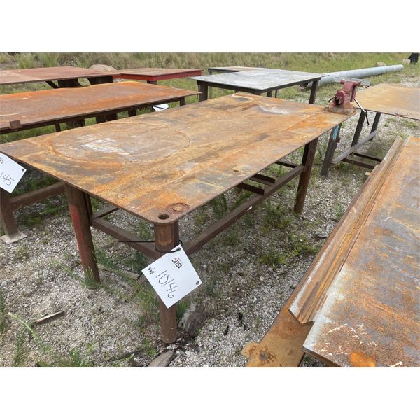 4'X8' METAL TABLE W/ VISE