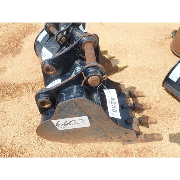 CAT BUCKET, 18" wide, fits excavator (B-4)