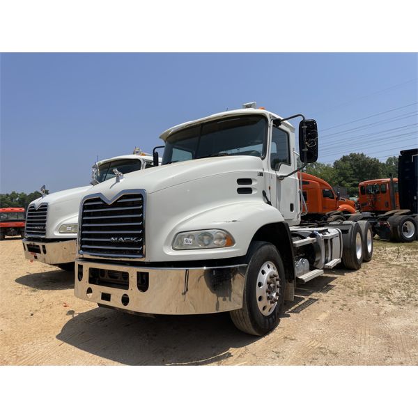 2014 MACK CXU613 Day Cab Truck