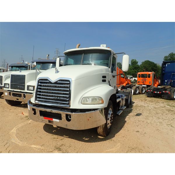 2014 MACK CXU613 Day Cab Truck