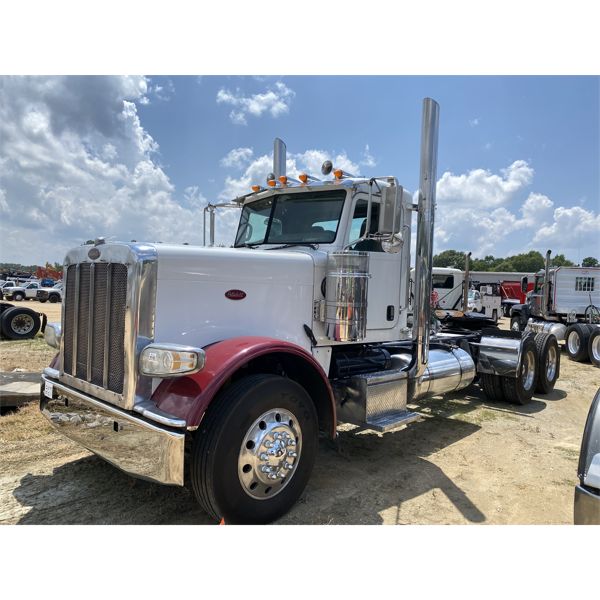 2008 PETERBILT 388 Day Cab Truck